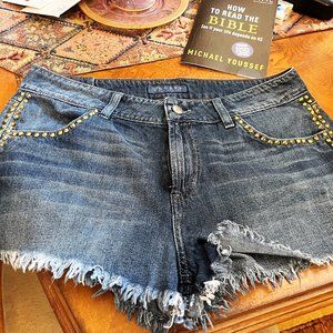 Guess studded jean shorts mid rise SZ 29